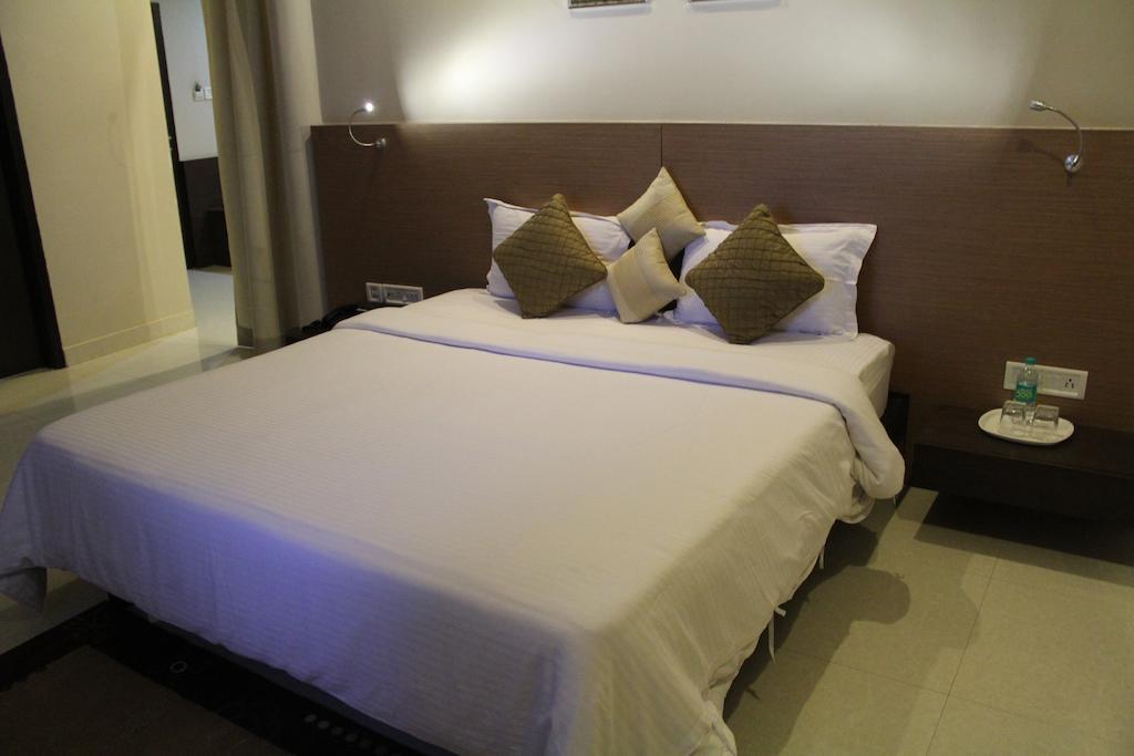 Dibrugarh Club House Hotel Luaran gambar