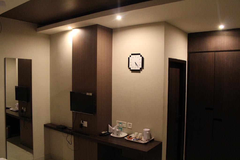 Dibrugarh Club House Hotel Luaran gambar