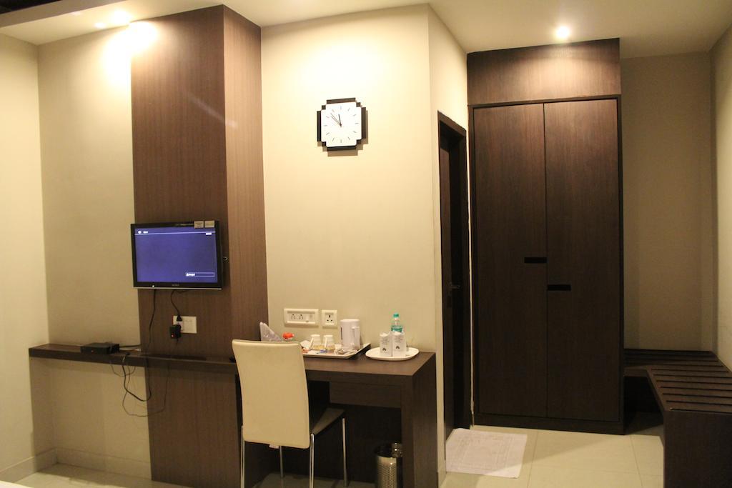 Dibrugarh Club House Hotel Luaran gambar