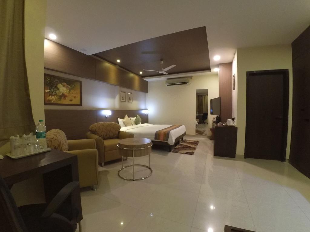 Dibrugarh Club House Hotel Luaran gambar