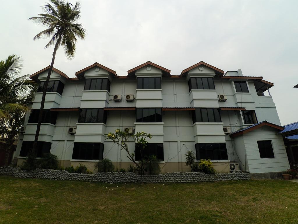 Dibrugarh Club House Hotel Luaran gambar