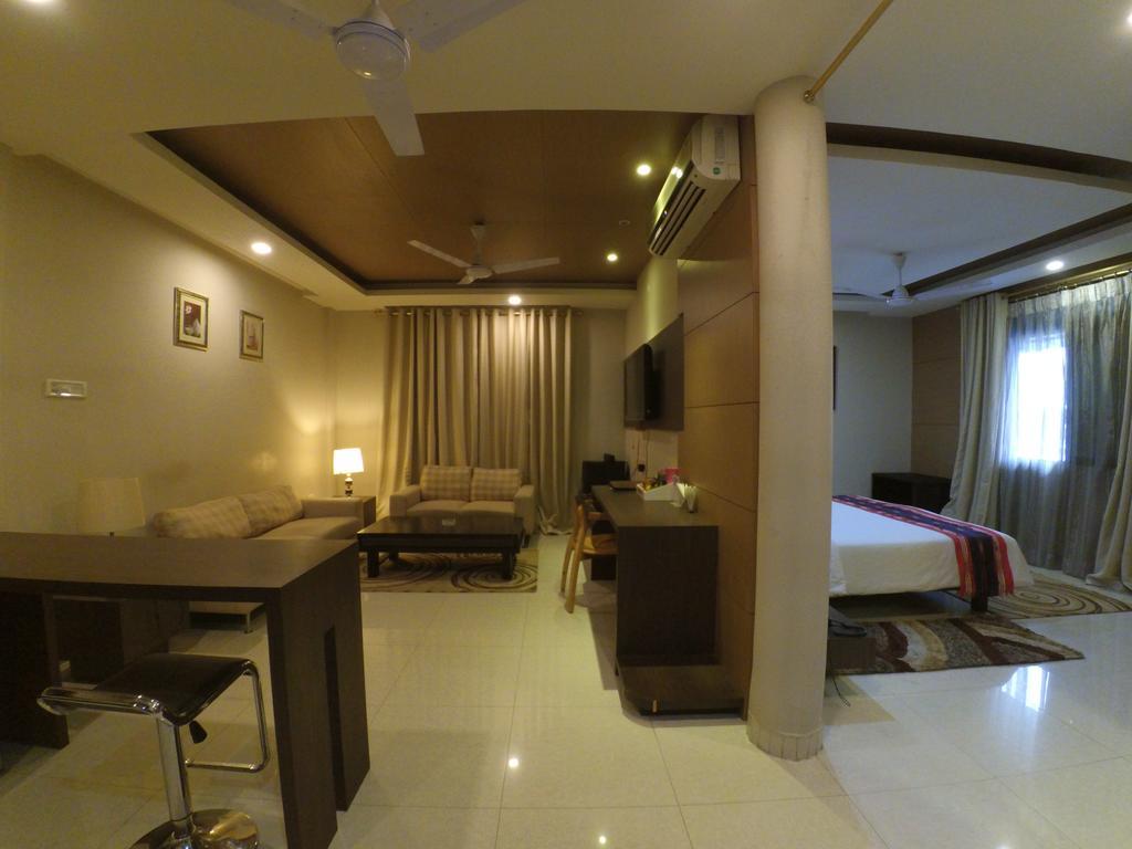 Dibrugarh Club House Hotel Luaran gambar