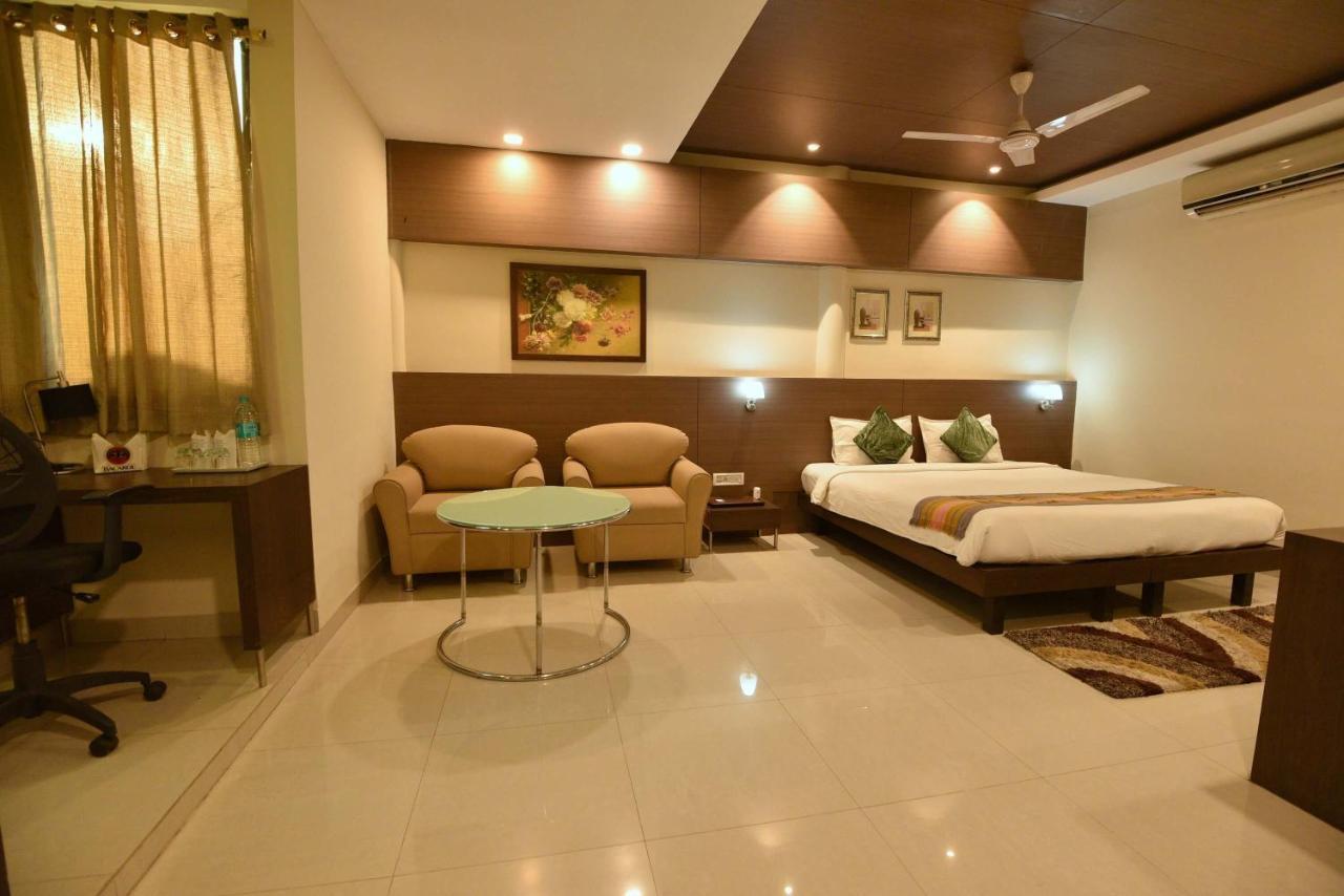 Dibrugarh Club House Hotel Luaran gambar