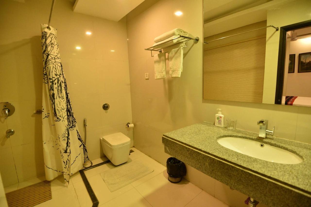 Dibrugarh Club House Hotel Luaran gambar